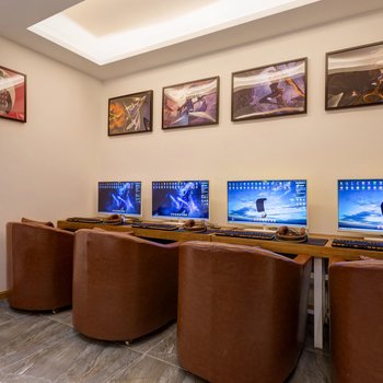 西安陋舍影院式公寓西门店