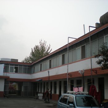 华阴温华宾馆
