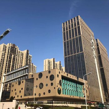 利港东方酒店(合肥滨湖会展中心紫庐地铁口店)