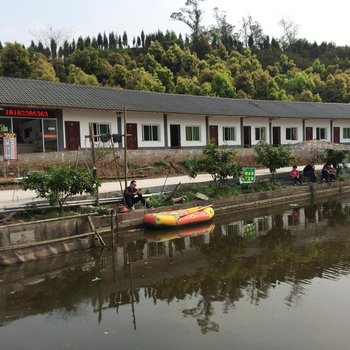 重庆草莓鸡地农家乐