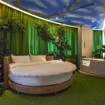 天鹅恋情侣主题酒店(西安小寨店)酒店提供图片