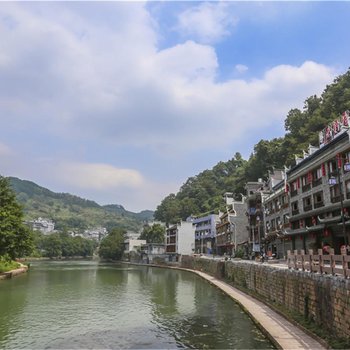 凤凰云轩居精品民宿酒店提供图片