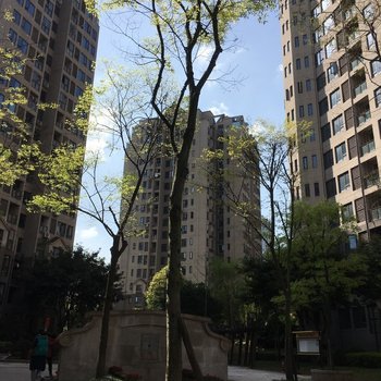 重庆modern times 三居含接机普通公寓酒店提供图片