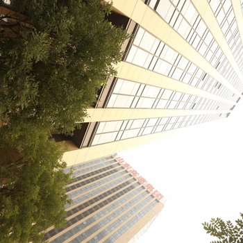 废弃济南云天玉兰公寓酒店