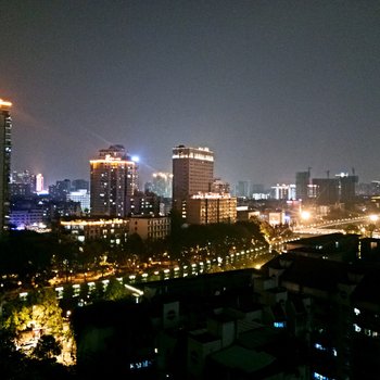 成都李菓苒公寓