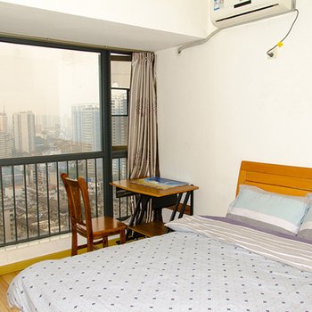 南宁东葛路荣和中央公园两房一厅温馨公寓酒店提供图片