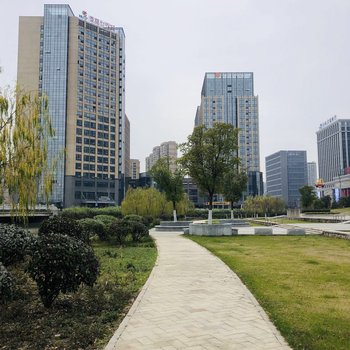 嘉兴上弦月公寓