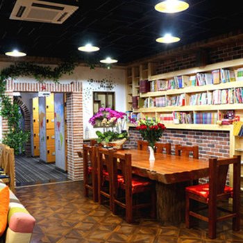 青游记(自由行旗舰)国际青年旅舍(青岛火车站栈桥劈柴院中山路店)