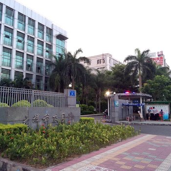 深圳光辉旅馆(龙华富士康西二门店)