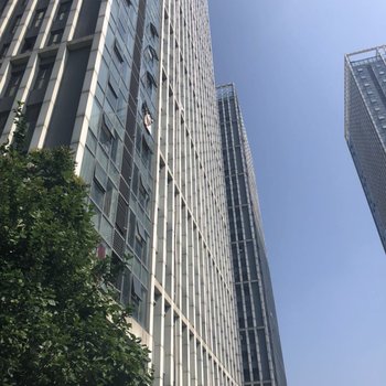爱唯酒店式公寓(武汉经开万达体育中心店)
