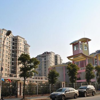 鹤轩求职公寓(南京天润城八街区店)