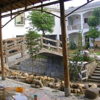 丹霞山倚云山庄