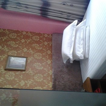 七台河宏巨客房