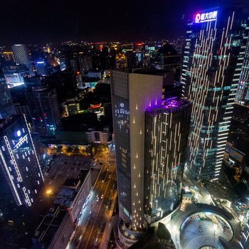 成都270度全落地窗观景房普通公寓酒店提供图片