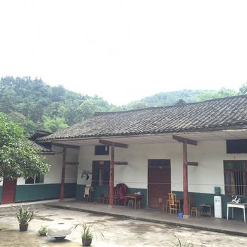 峨眉山杨三农家乐