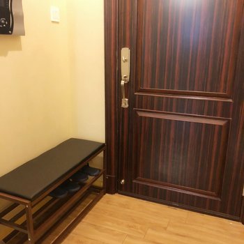 广州千家小草公寓(增江街展览厅分店)
