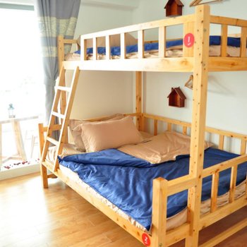 重庆六间房子全江景青年旅舍解放碑店酒店提供图片