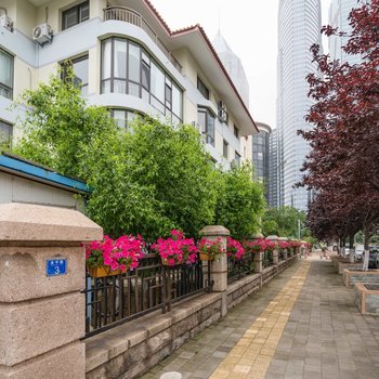 小青草公寓(金平路分店)