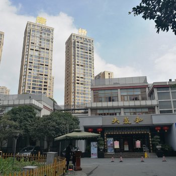 成都华府特色民宿(东二段辅路分店)酒店提供图片