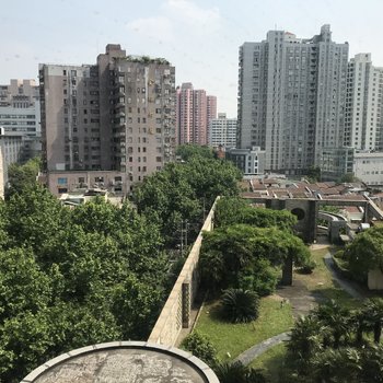 纳兰煜霖公寓(上海襄阳南路店)