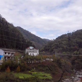 巴中光雾山荣欣居酒店提供图片