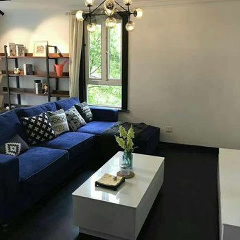 上海珍小妞特色民宿(辛耕路天钥桥路(徐家汇)分店)