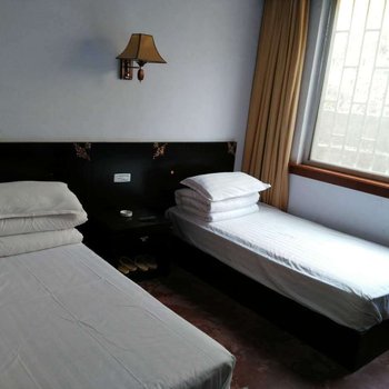栾川鸡冠洞牡丹庄园