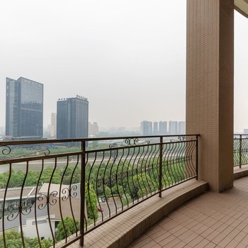 成都城南豪华江景房公寓酒店提供图片