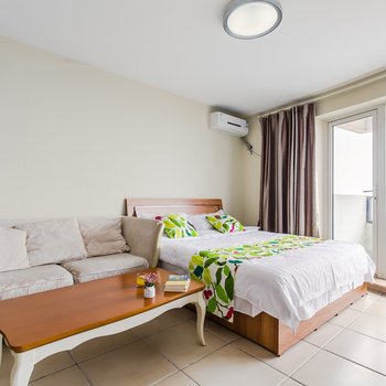 葫芦岛莫明小屋公寓