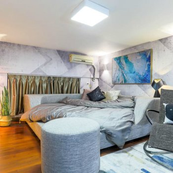 广州广州小温馨房子复式(华利路店)酒店提供图片