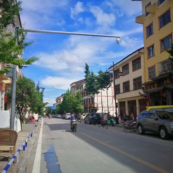 重庆彩色空间公寓(迎宾南路分店)