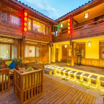丽江萤火虫度假住宿