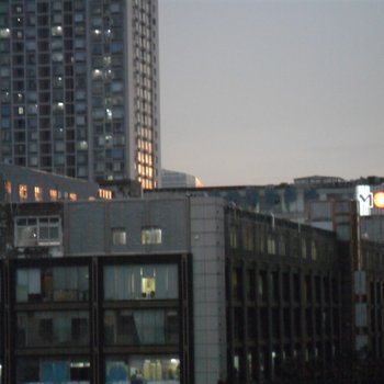 深圳雨轩公寓红荔村