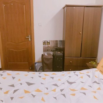 �Ϻ���С���˰���ɫ����(�潭·�ֵ�)�Ƶ��ṩͼƬ