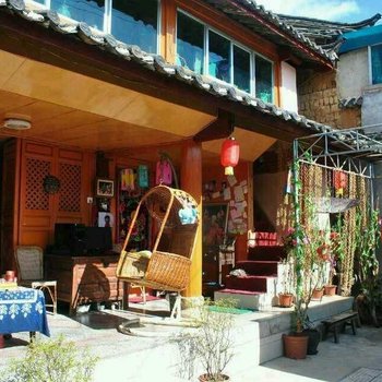 丽江芳草地客栈