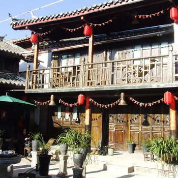 丽江束河老木头客栈