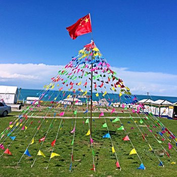 海南藏族自治州黑马河湖中月客栈酒店提供图片