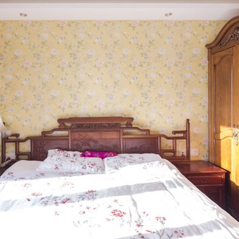 重庆凤窠—重庆工商大学交通大学+3号轨+国风公寓(回龙路分店)酒店提供图片