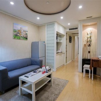 小猪佩奇的家公寓(上海陕西北路店)