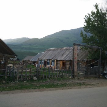 禾木山水驿站