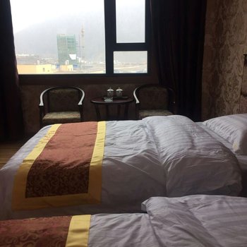 左贡察瓦藏东大酒店酒店提供图片