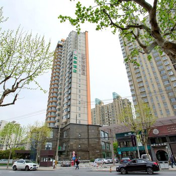 莫泰酒店(上海陆家嘴羽山路源深体育中心地铁站店)