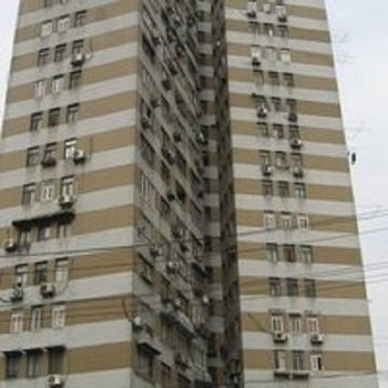 开心住房连锁公寓(上海春江花悦园一店)
