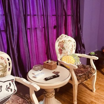 成都红堡特色主题公寓酒店提供图片