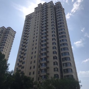 天津于是就住进了这间公寓