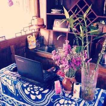 丽江半生桃花客栈