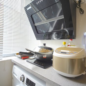 上海上海小鱼家复式(石门一路店)酒店提供图片