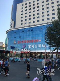  锦州鼎沐快捷酒店   同学说是新开的酒店,挺大的,整个楼叫鼎沐大厦