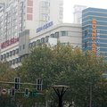 莫泰168(南京新街口汉中路医科大学店)外观图 莫泰168(南京新街口汉中路医科大学店)外观图