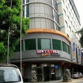 莫泰168(深圳龙岗龙城广场地铁站店)外观图 莫泰168(深圳龙岗龙城广场地铁站店)外观图